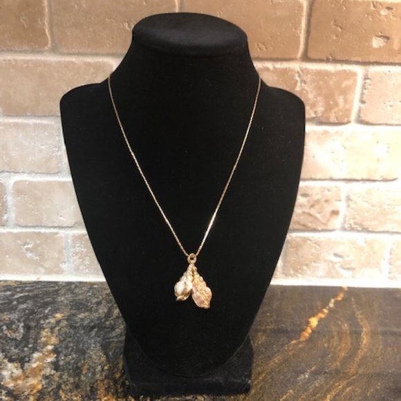 SEA SHELL CONCH NECKLACE 2 PENDANTS VINTAGE - Picture 1 of 6
